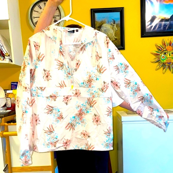 Gorgeous Floral Half Zip Rainwear - Picture 3 of 10